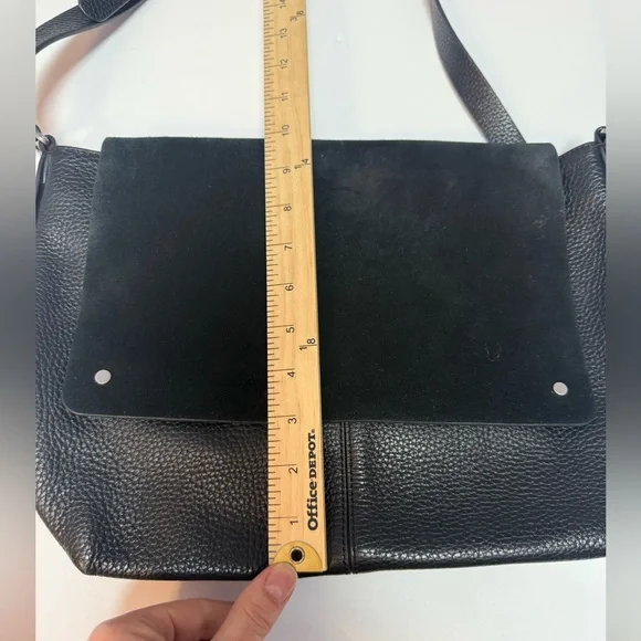Treasure & Bond black peopled leather with suede flap closure crossbody bag - Picture 4 of 14
